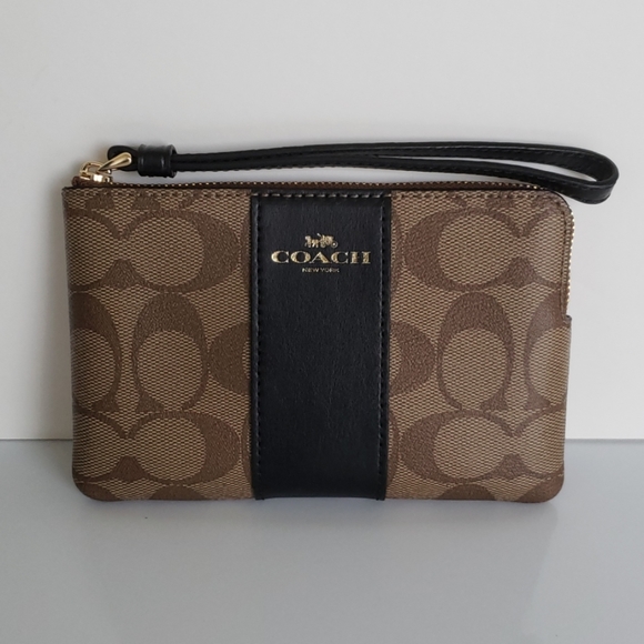 COACH • Corner Zip Wristlet Signature - Picture 2 of 7